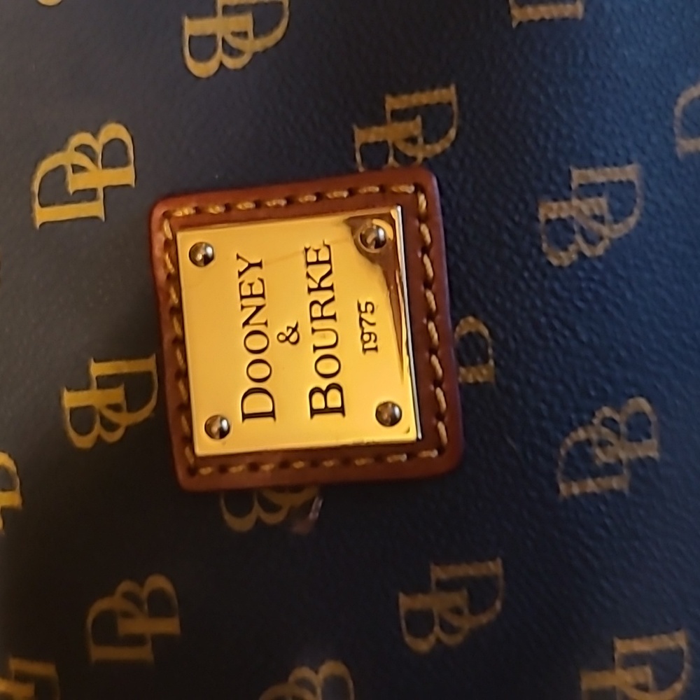 Dooney & Bourke Navy & Gold Bag.  Pre-loved - Picture 10 of 16
